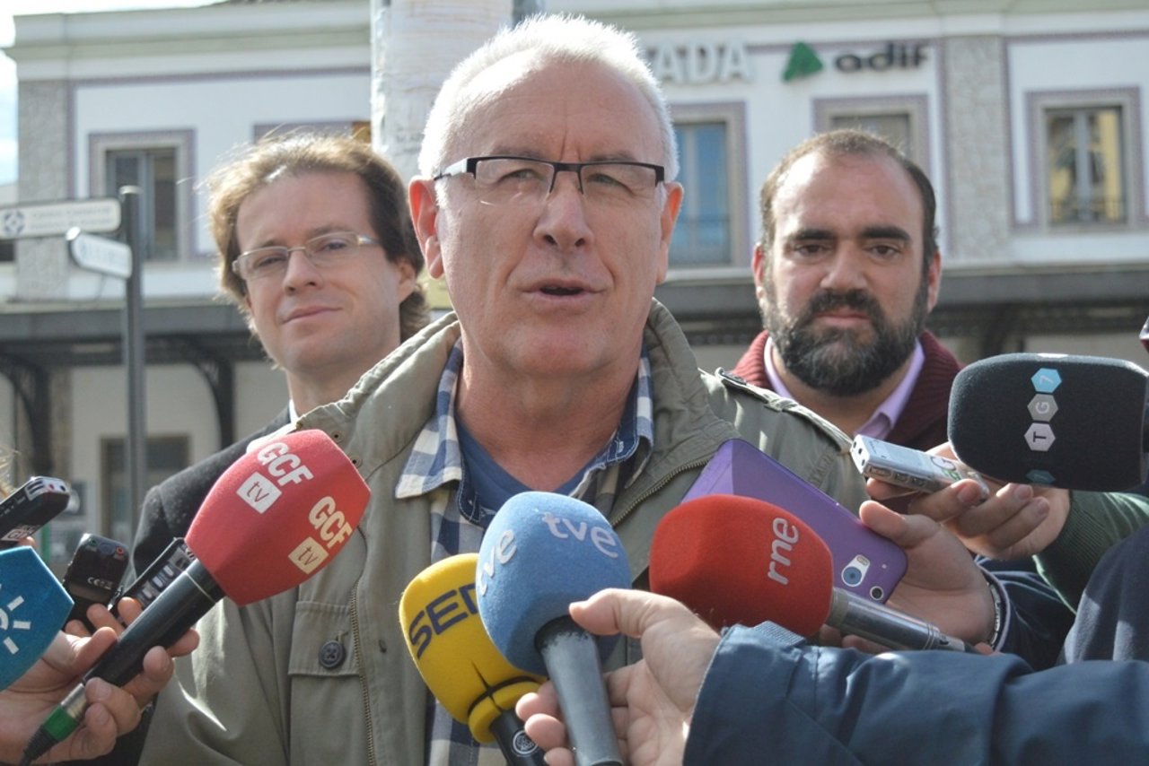 El coordinador federal de IU, Cayo Lara.