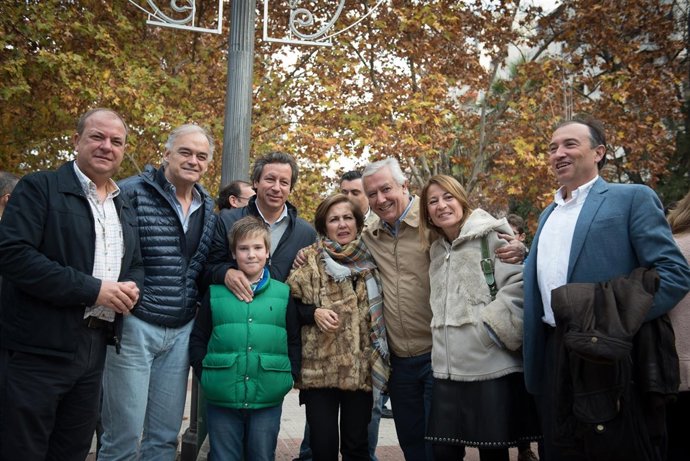 Monago en Cáceres junto a González Pons, Floriano, Arenas, Nevado y León