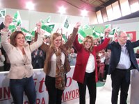 Díaz avisa que solo votar al PSOE puede evitar que la "pinza" PP-Podemos mantenga a Rajoy