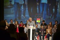 Guerra dice que Rajoy tendrá que hacer la cena de Navidad en Alcalá Meco "porque tiene a todos sus amigos allí"