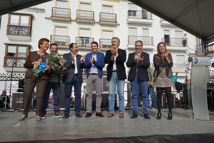 NP Y Fotos Ayuntamiento De Torrox