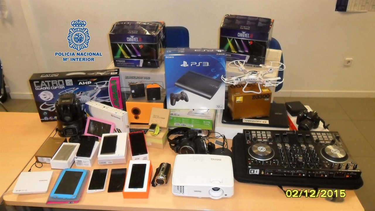 Detenido en Murcia un matrimonio por estafar 22.000 euros a compañías telefónica