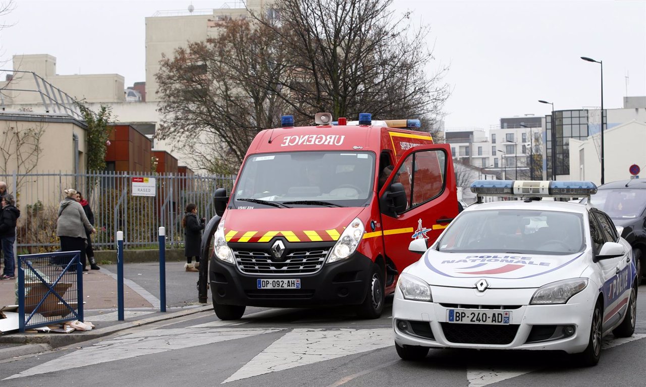 Un hombre ataca a un profesor en una escuela de Francia