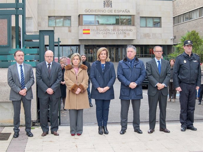 Fátima Báñez preside el minuto de silencio