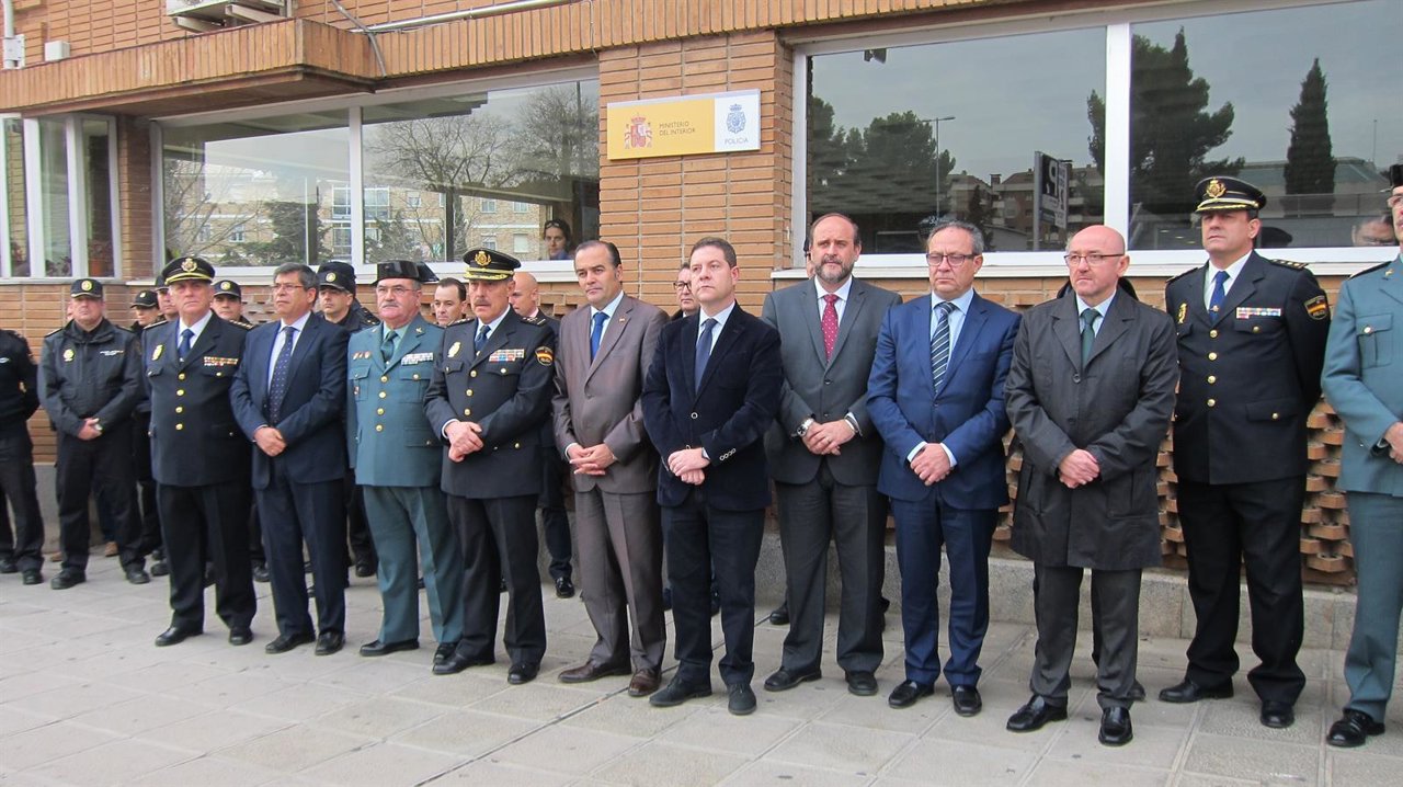 Minuto de silencio por el atentado de Kabul