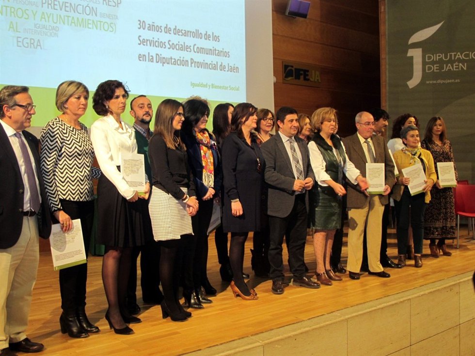 Acto de reconocimiento a la labor de los servicios sociales comunitarios.