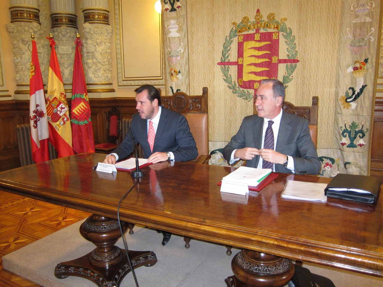 El alcalde de Valladolid, Óscar Puente, y el concejal de Hacienda, Antonio Gato