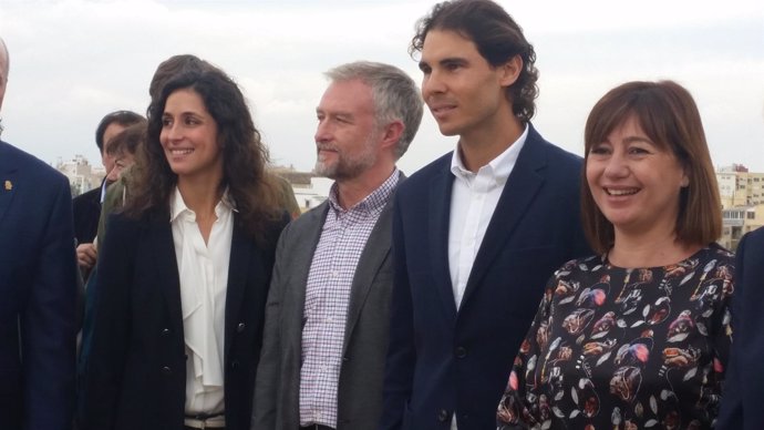 El tenista Rafa Nadal, con la presidenta Armengol y Xisca Perelló en Palma