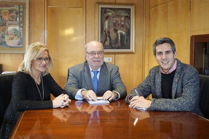 Sota y alcalde de Bezana 