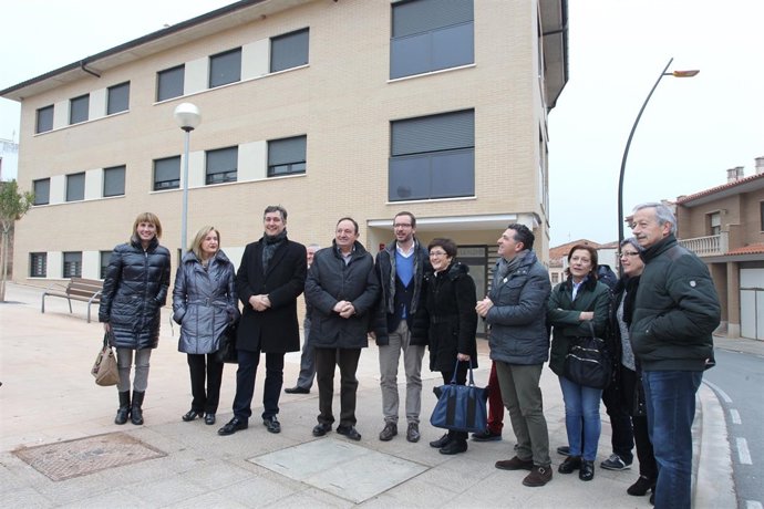 Maroto y Sanz junto a candidatos visitan Centro ADA Alfaro