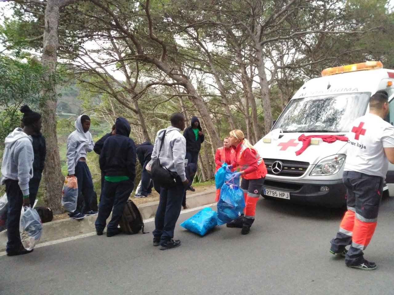 Migrantes rescatados en Ceuta