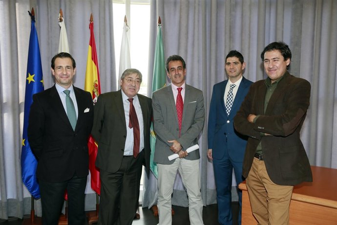 Martín inaugura el Foro ‘Innovación turística y destinos turísticos inteligentes