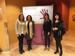 La diputada Ana Mata en un foro sobre violencia de género en Sevilla