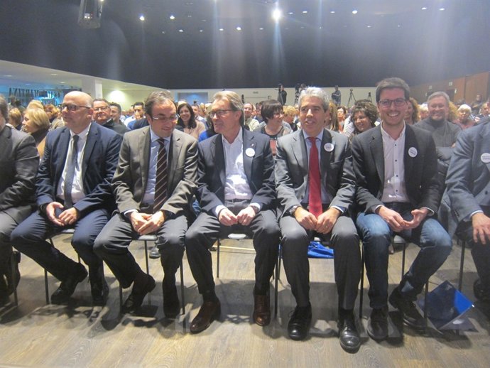 Ll.Corominas, J.Rull, el pte.A.Mas, F.Homs y A.Postius, DL