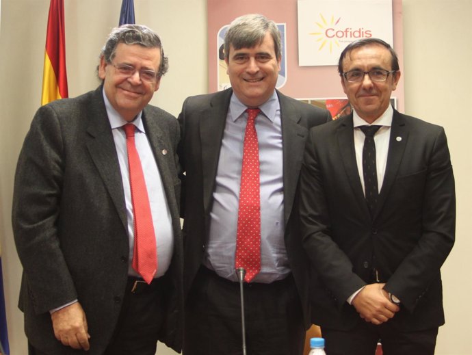 Sitges, Cardenal e Hidalgo tras la firma del acuerdo