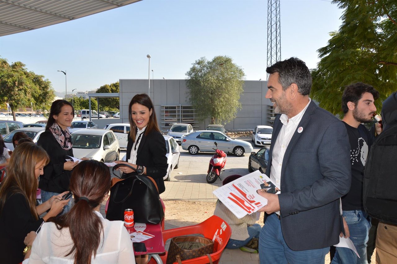 Guzman (UP-IU) en un acto en Málaga 