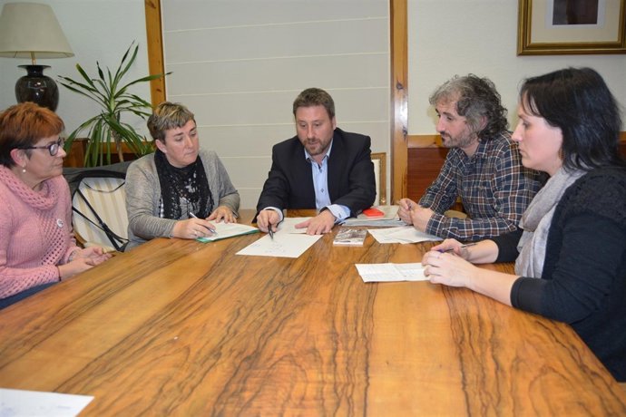 Soro se reúne con la alcaldesa de Sena y otros responsables políticos