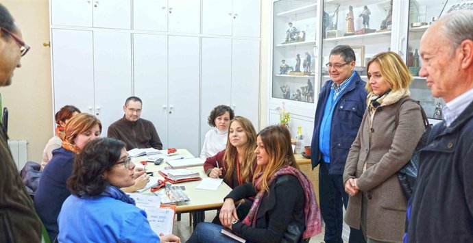 Fundación Jesús Abandonado recibe a la edil Concepción Ruiz