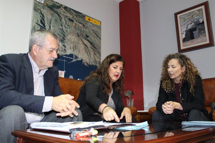 Reunión con la consejera de Obras Públicas y Transportes