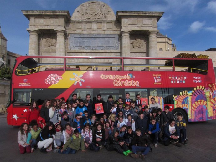 Presentación de la iniciativa con Pedro García en el centro