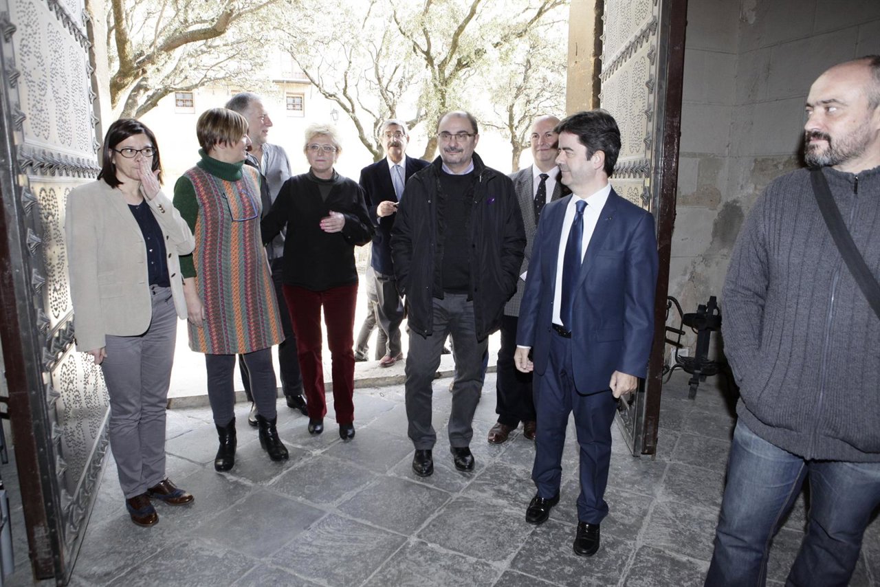 Lambán ha visitado este miércoles la ciudad de Huesca y su Ayuntamiento