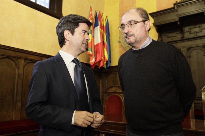 Lambán se ha reunido este miércoles con el alcalde de Huesca, Luis Felipe