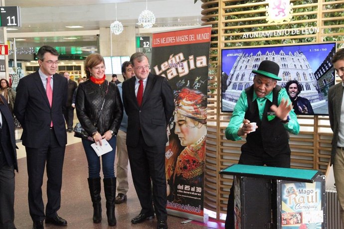 Visita al expositor de Chamartín