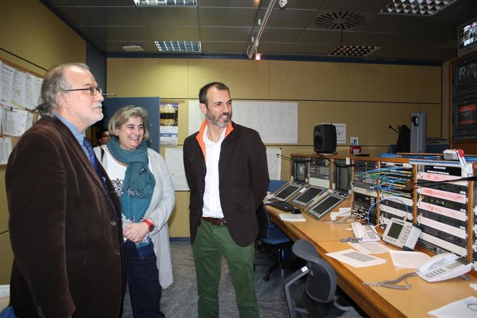 Barceló en la sala de mando de la televisión