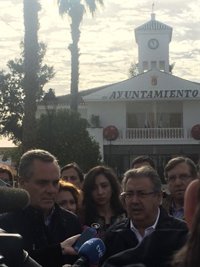 Bueno teme que el alcalde de Espartinas no consume su dimisión