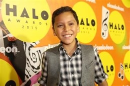 Niño ganador de 'Together for Good' de Plan International y Nickelodeon