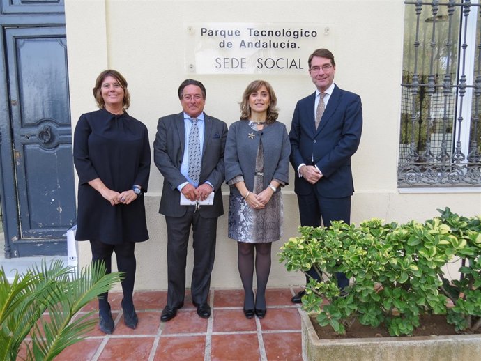 Presidente de Cámara de Comercio Británica, Roger Cooke, en el PTA