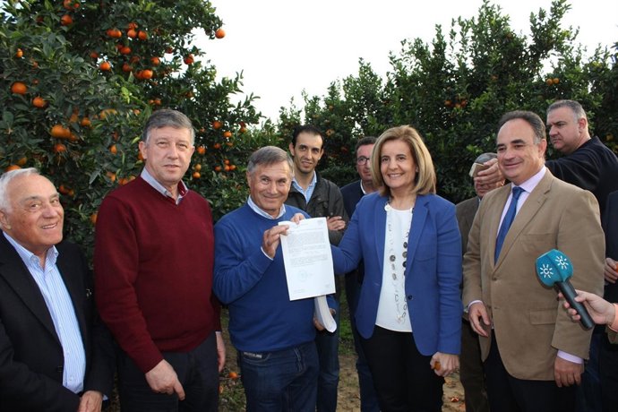 Acto de entrega de certificados previos a concesiones a regantes del Condado. 