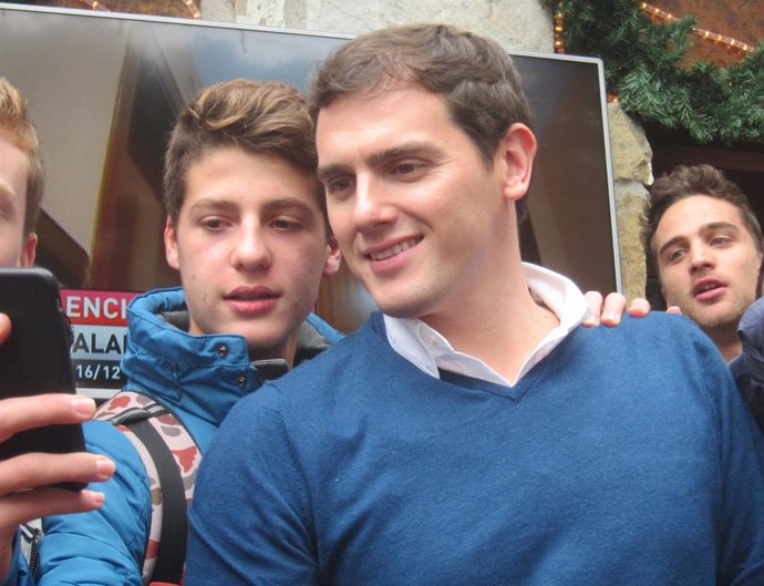 Albert Rivera en un encuentro con jóvenes