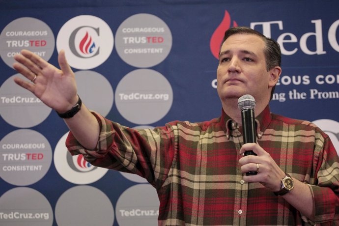 U.S. Republican presidential candidate Ted Cruz speaks at a 2nd Amendment Coalit