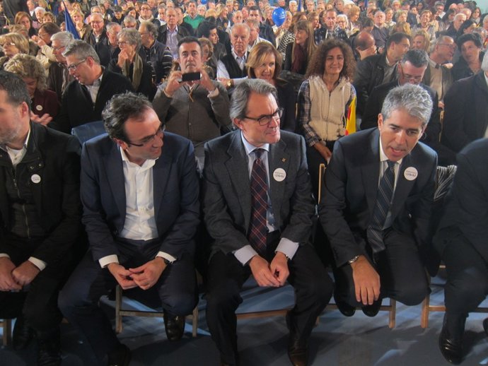 J.Rull, el pte.A.Mas, F.Homs (DL)