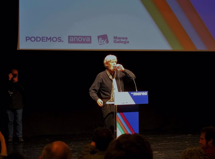 El portavoz nacional de Anova, Xosé Manuel Beiras, en un mitin en Santiago