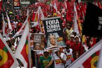 Miles de brasileños salen a la calle para protestar contra el 'impeachment' a Rousseff