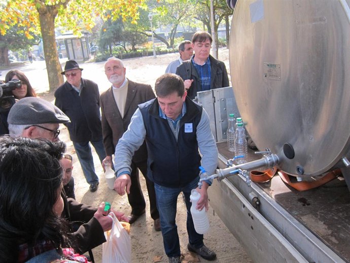 Reparto de leche en Santiago