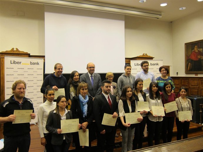 Entrega de becas Liberbank de retención de jóvenes talentos