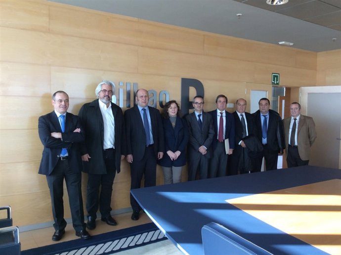 Firmantes del acuerdo para el centro de gestión y transporte