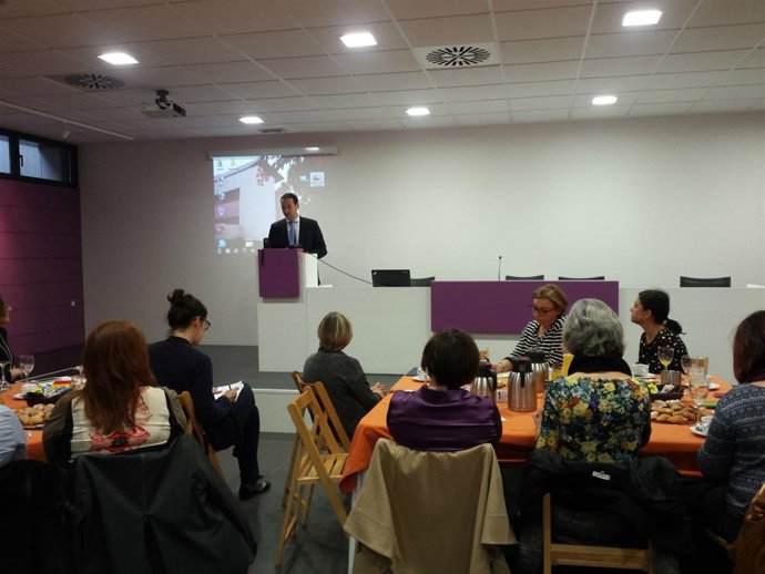 Intervención de Martínez en el desayuno de la Escuela de Emprendedoras. 