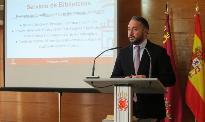 Rafael Gómez presentando presupuestos de su concejalía para 2016