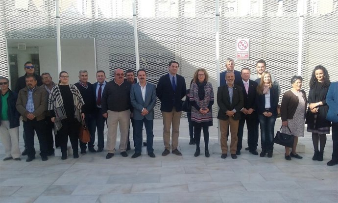 El consejero de Turismo se reúne con empresarios de Garrucha