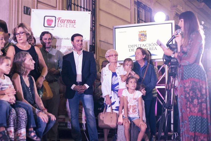 La calle Navarro Rodrigo acogerá un desfile para incentivar las compras.