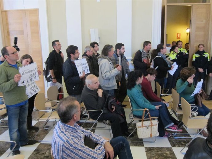 Miembros del Encierro dignidad que han sido desalojados del Pleno