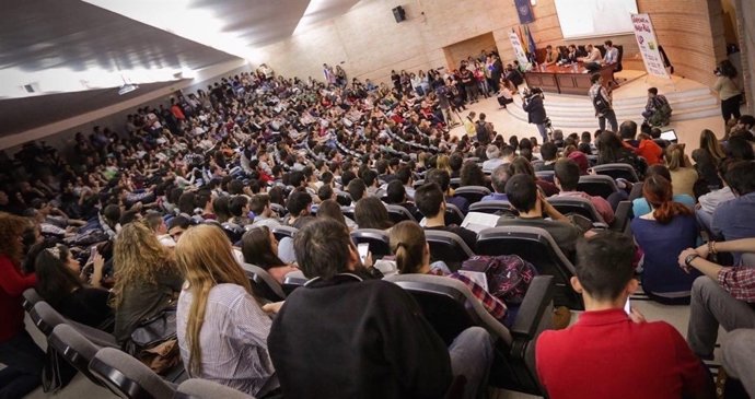 Alberto Garzón (UP-IU) en la Facultad de Ciencias Comunicación UMA Málaga