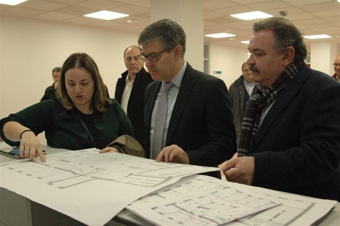 Vicente Guillén visita las obras del Centro de Salud Teruel Centro