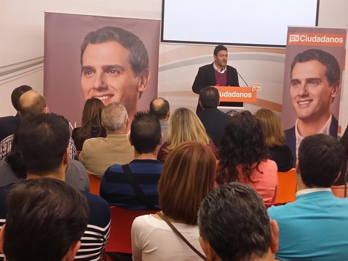 Miguel Sánchez durante el acto de campaña