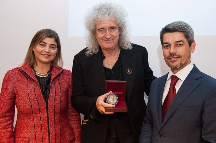 Alberto Bernabé junto a Brian May