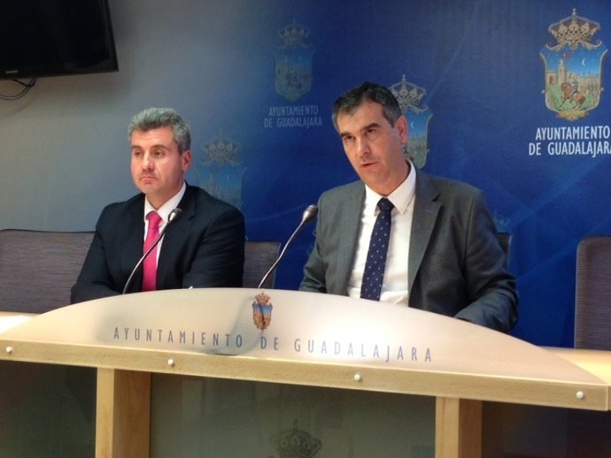 FOTO PRESENTACIÓN LÍNEAS GENERALES PRESUPUESTOS 2016